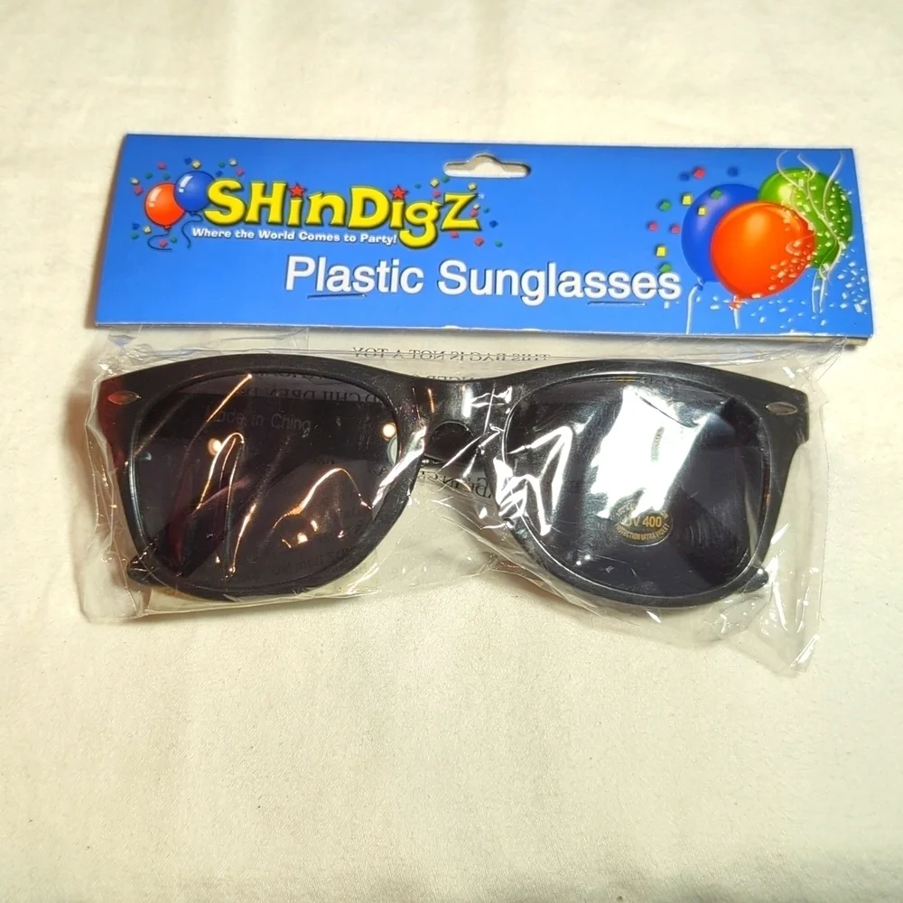 10 Plastic Sunglasses Wayfarer Party Favors Black